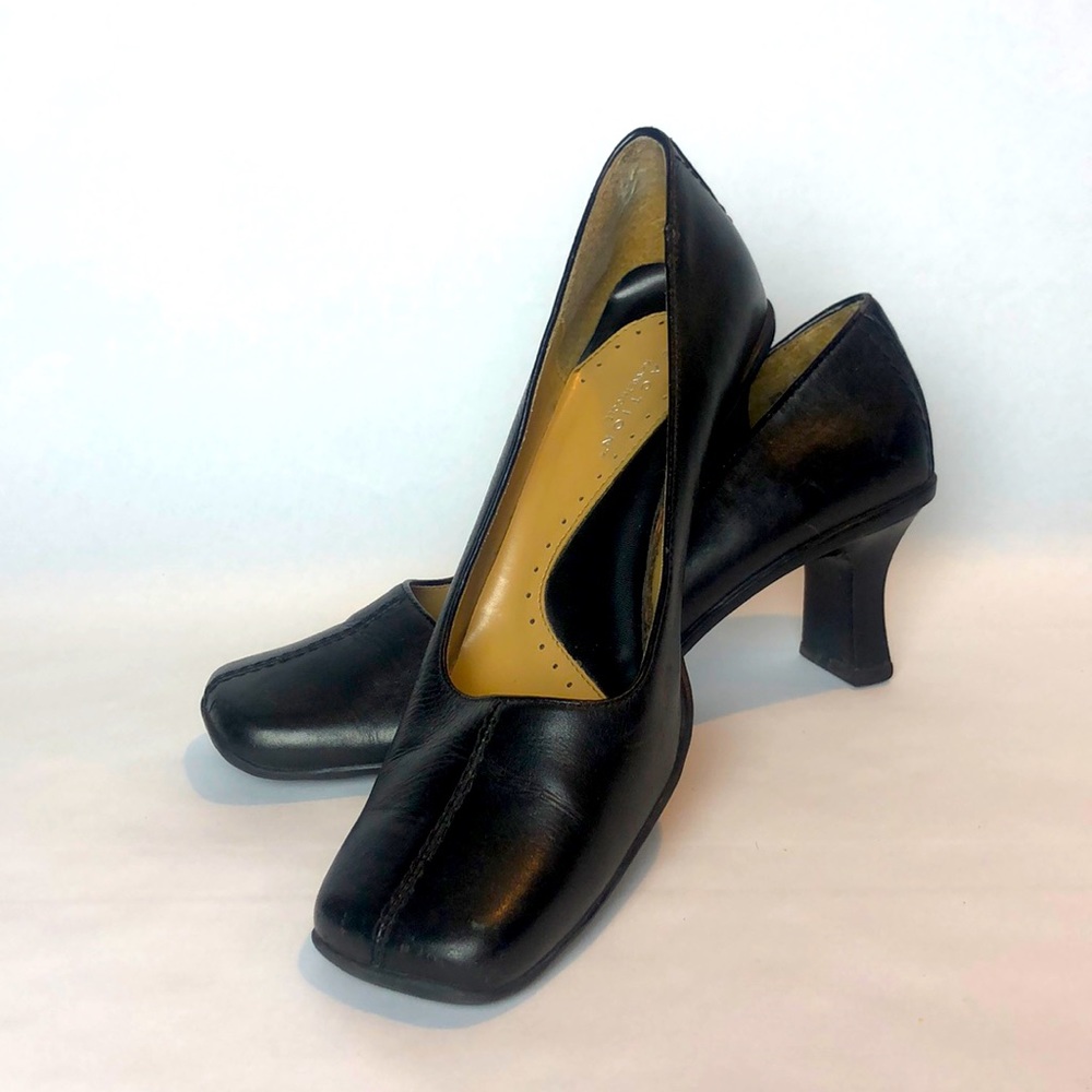 Kenneth Cole Reaction black square to pump